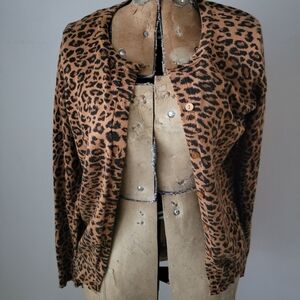 Time and Tru Leopard Print Lightweight Button Cardigan Sweater Size M EUC